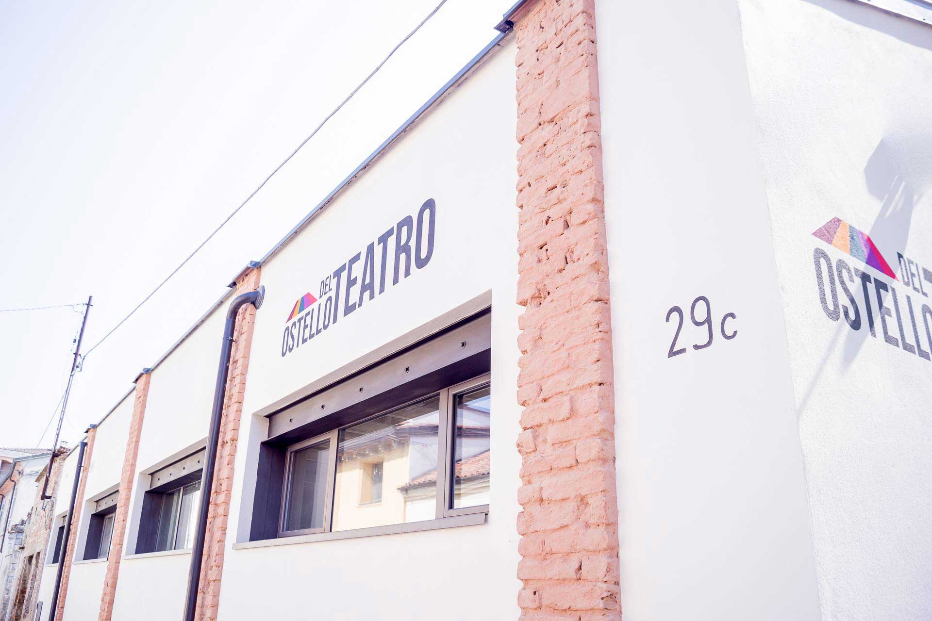 Ostello del Teatro di Piacenza - Facciata